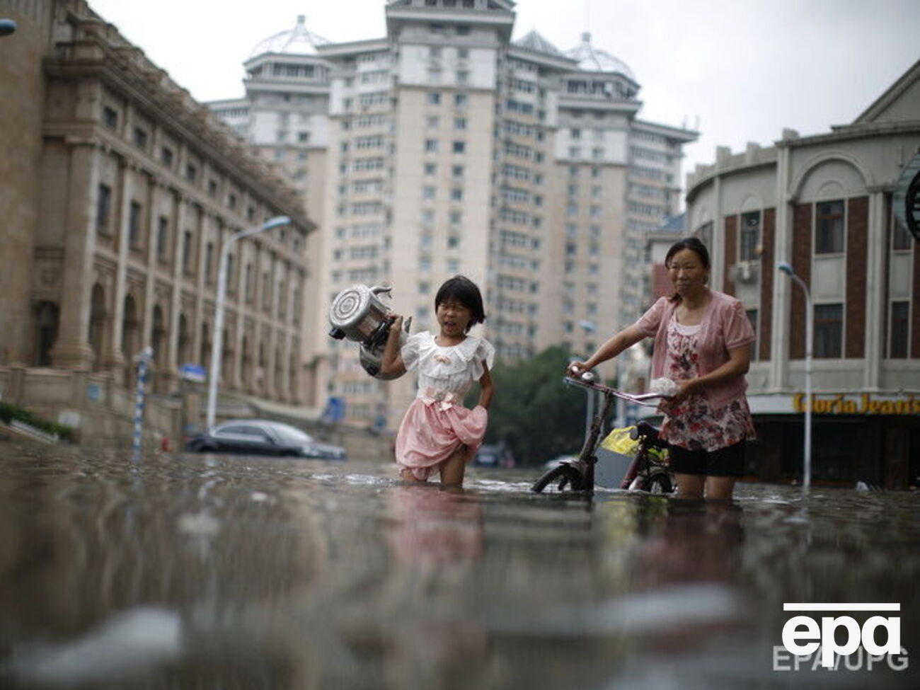Города и села севера Китая затоплены