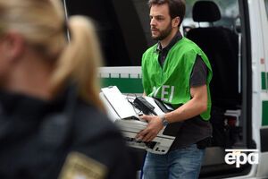 Полиция изъяла вещественные доказательства из квартиры подозреваемого