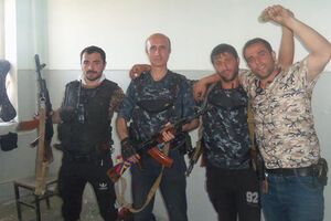 Захватчики здания полиции в Ереване не собираются складывать оружие