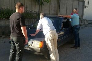 Сотрудники спецслужбы задержали инспекторов в Тернополе возле железнодорожного вокзала