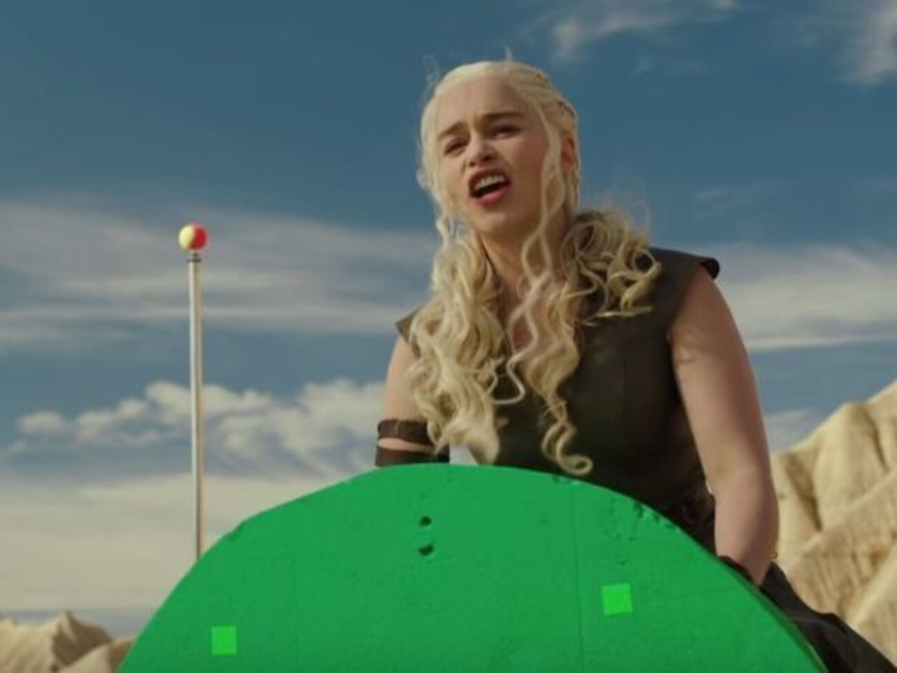 Королева Дейенерис, сидящая на драконе