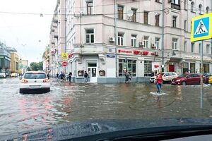 Москва столкнулась с сильнейшими за почти 20 лет ливнями