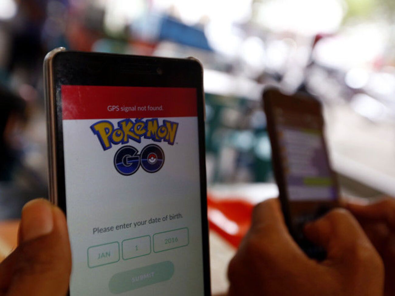 Двое ловцов покемонов из Канады случайно пересекли американскую границу