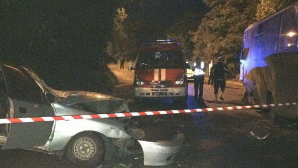 Daewoo врезался в автобус
