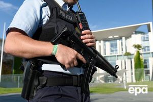 Преступника остановил проезжавший мимо водитель BMW, который сбил его, после чего нападавшего задержали