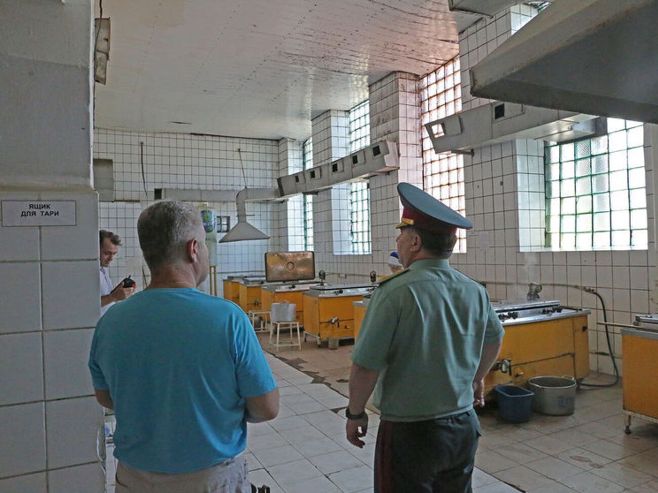 Бирюков:&nbsp;Здание столовой и здание продовольственного склада в любой воинской части &ndash; не территория Минобороны