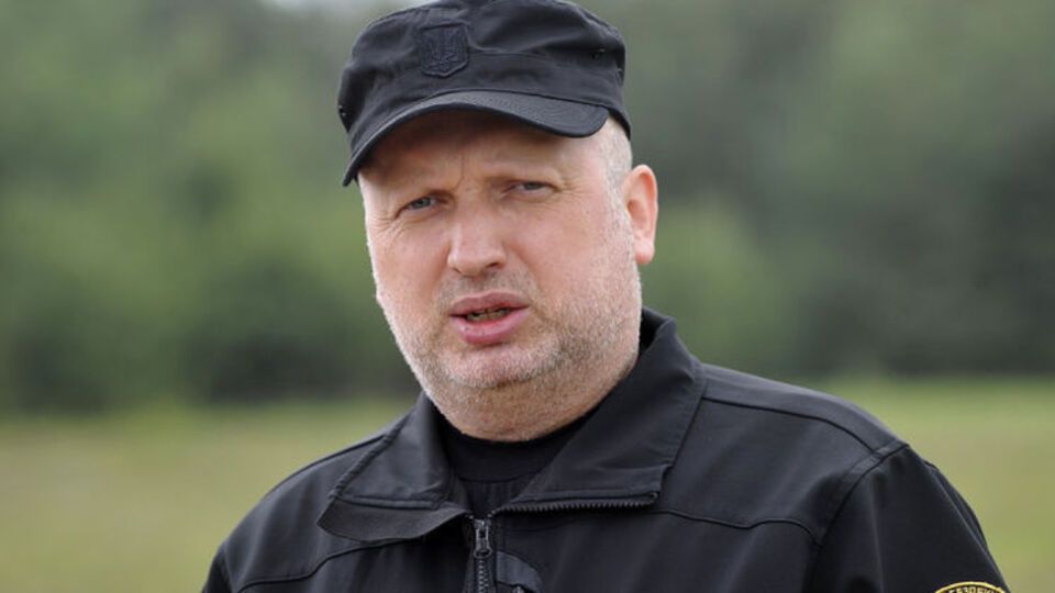 Турчинов рассказал о новом российском вооружении на Донбассе