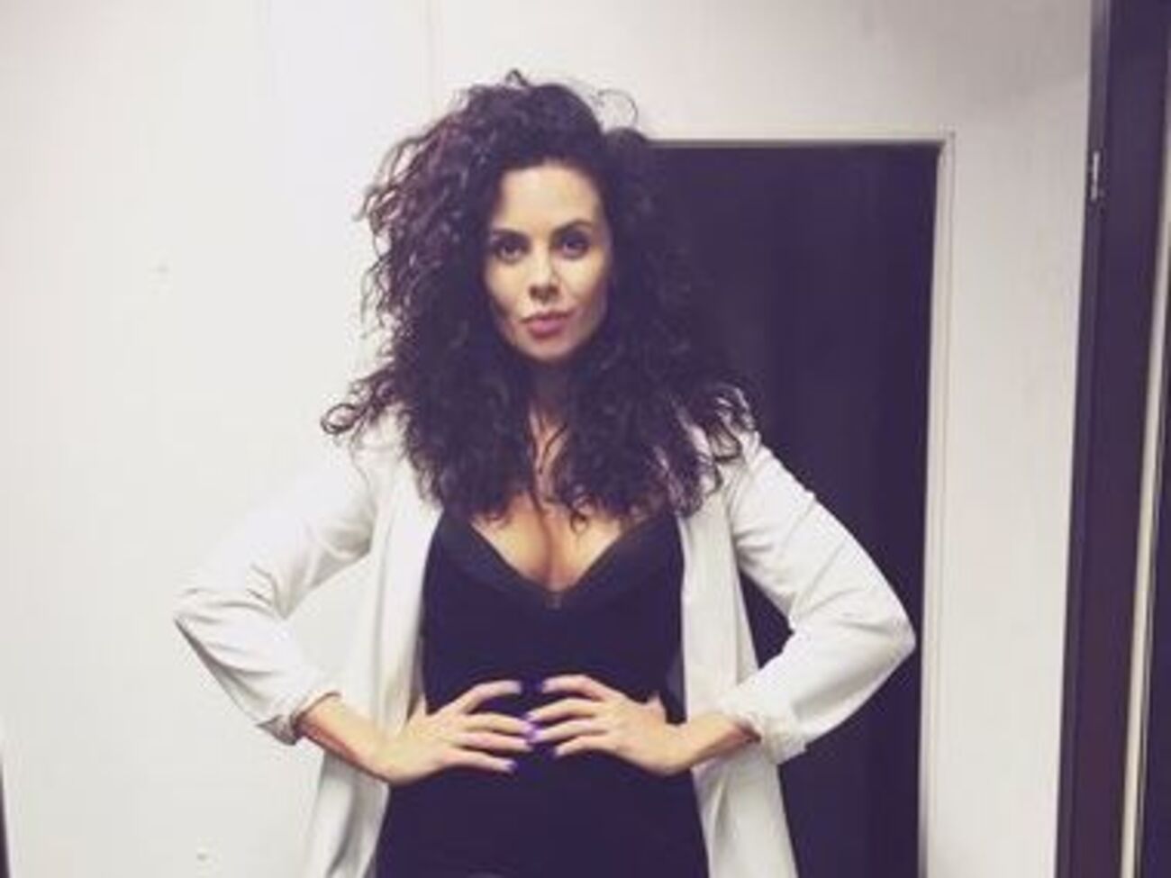 Каменских: Привет! Сложно привыкнуть к этим палкам! Выезд на перевязку – это целое приключение