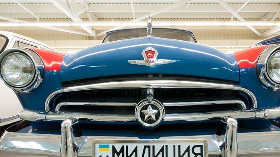 Суд арестовал 27 автомобилей, как ретро, так и современных