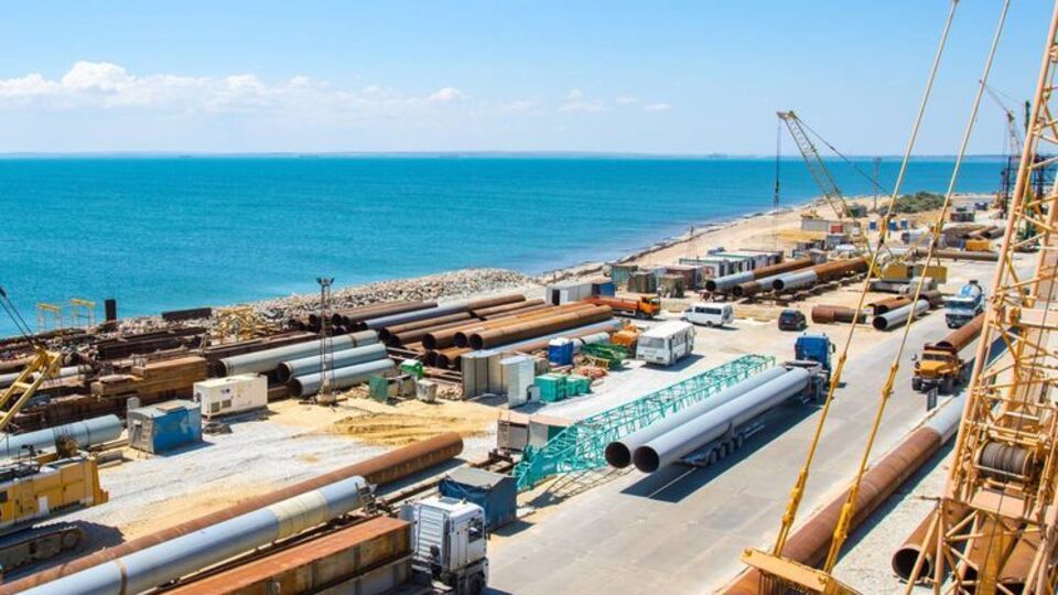 Россия профинансировала продолжение строительства моста в аннексированный Крым