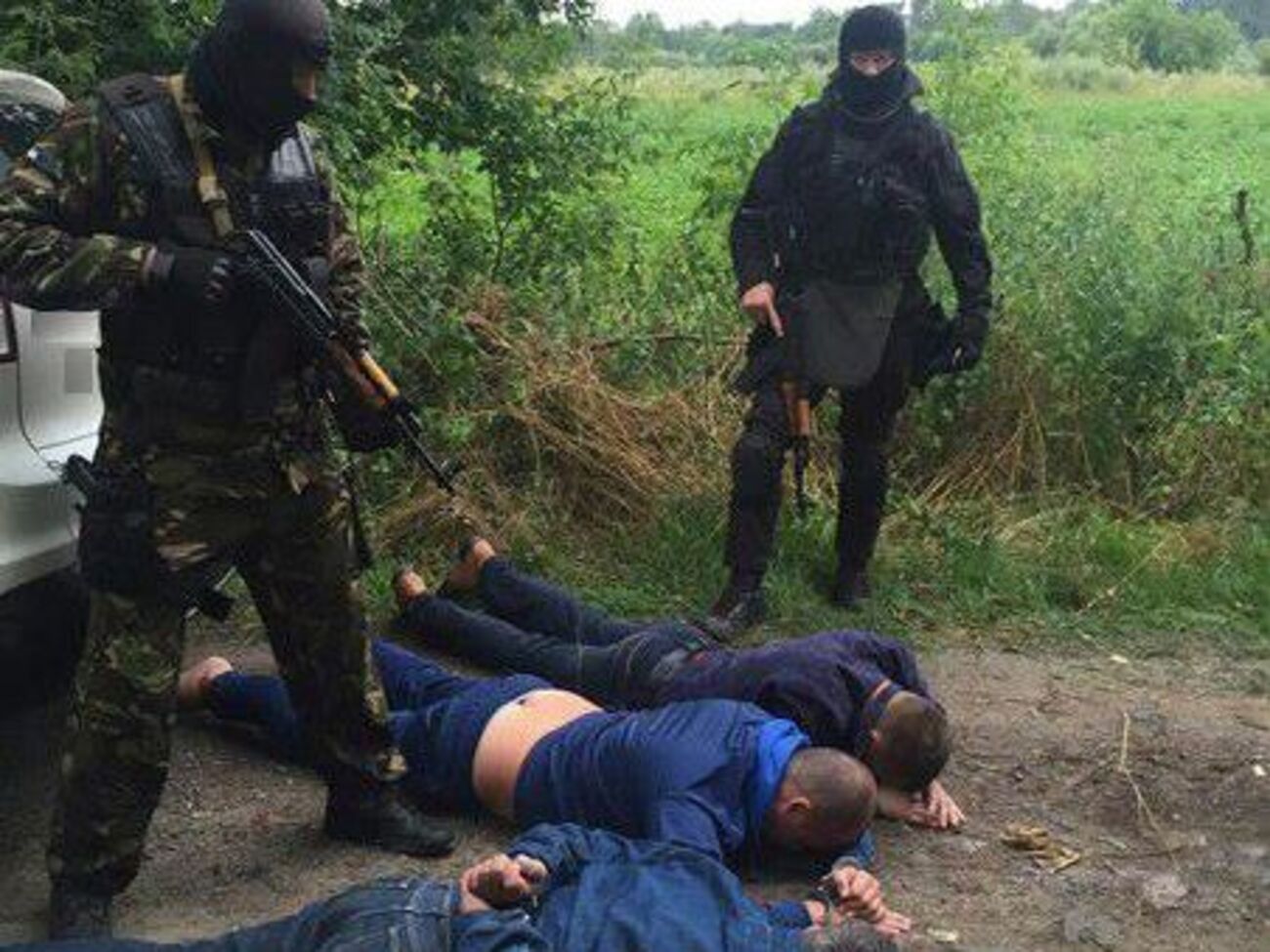 СБУ арестовала членов группировки, грабившей нелегальных копателей янтаря