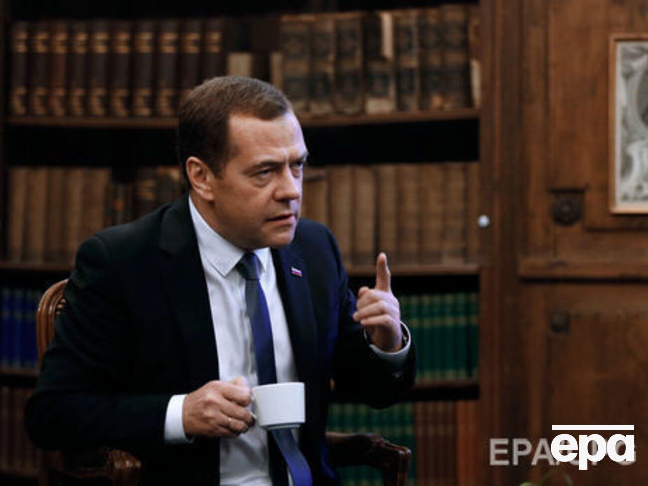 Медведев пообещал 100 млрд руб. на дорогу из Керчи в Симферополь