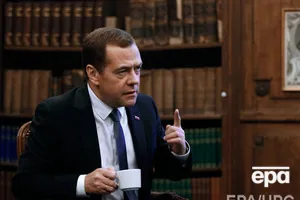 Медведев пообещал 100 млрд руб. на дорогу из Керчи в Симферополь