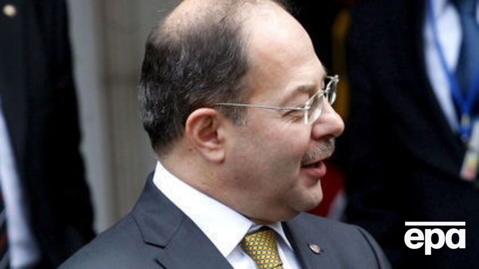 Акдаг заявил, что уволены более 5 тыс. медработников