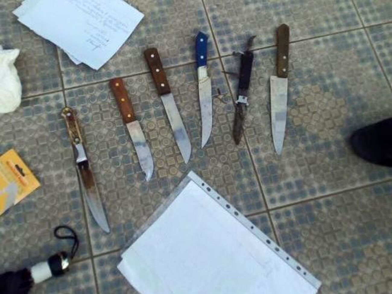 У нападавшего обнаружили восемь ножей и опасную бритву