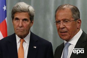 Вопрос был задан во время официального фотографирования Керри и Лаврова