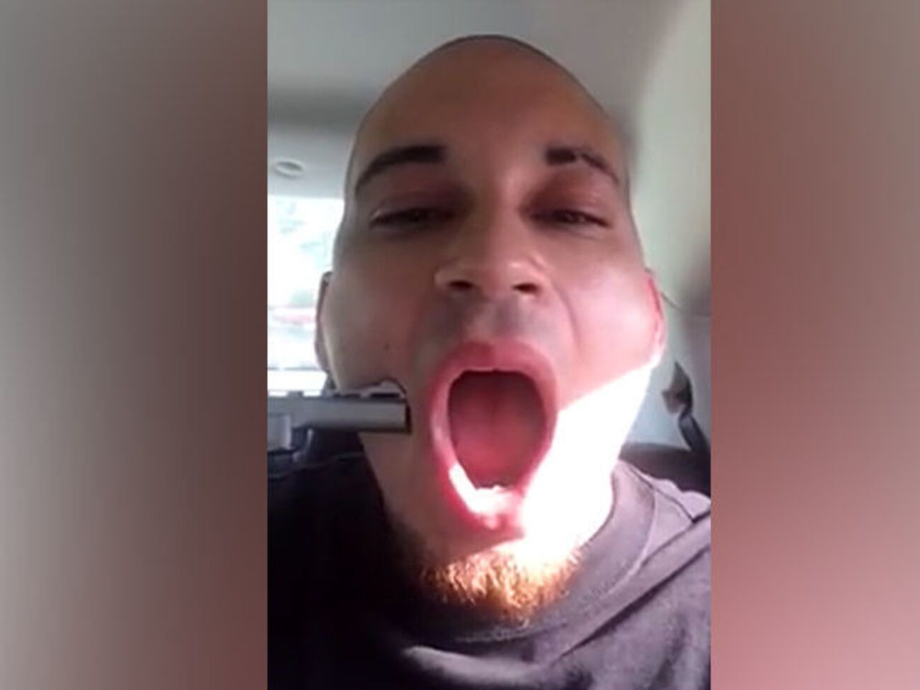 Рэпер показал натуралистическое видео выстрела себе в рот