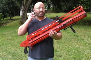 Пушка стреляет взрывающимися шариками