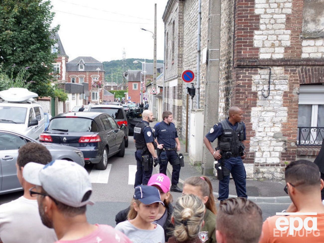 Ватикан осудил нападение на церковь во Франции