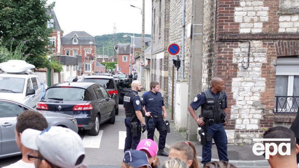 Ватикан осудил нападение на церковь во Франции