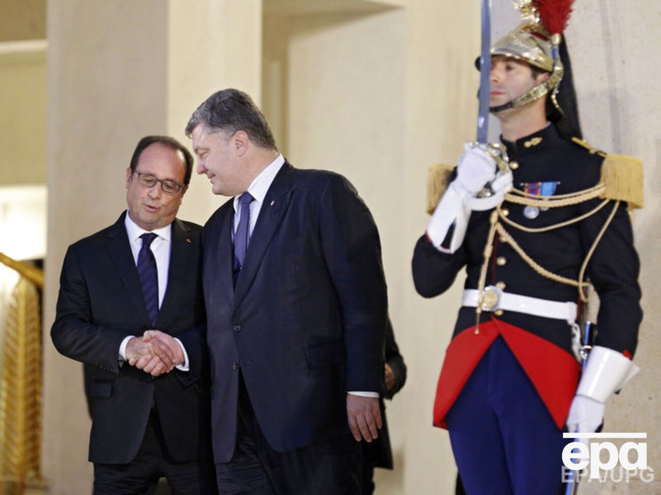 Порошенко провел телефонный разговор с Меркель и Олландом