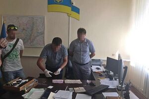 Подозреваемые были задержаны после получения взятки