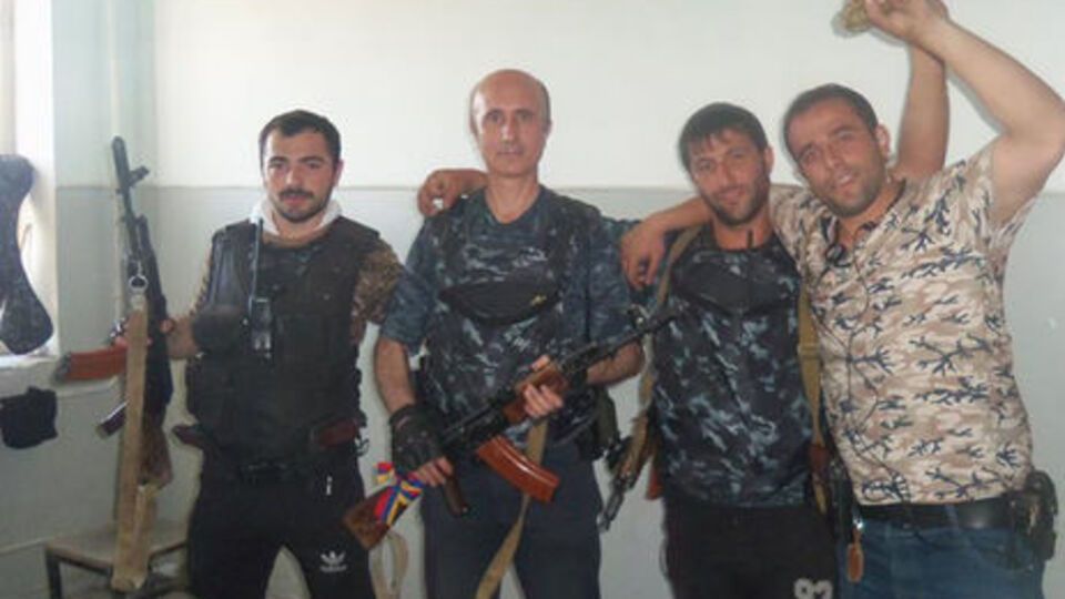 Полиции сдались двое членов группировки