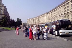 Участники крестного хода УПЦ МП прибывают в Киев