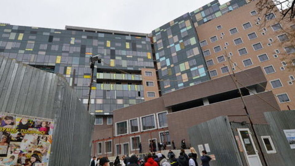 Подозрение объявлено трем из шести фигурантов дела о хищениях при достройке "Охматдета"