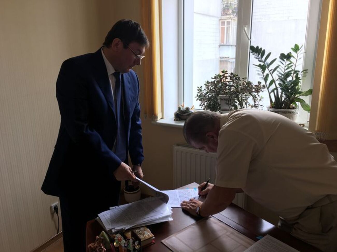 Луценко разъяснил Швецу его права и обязанности