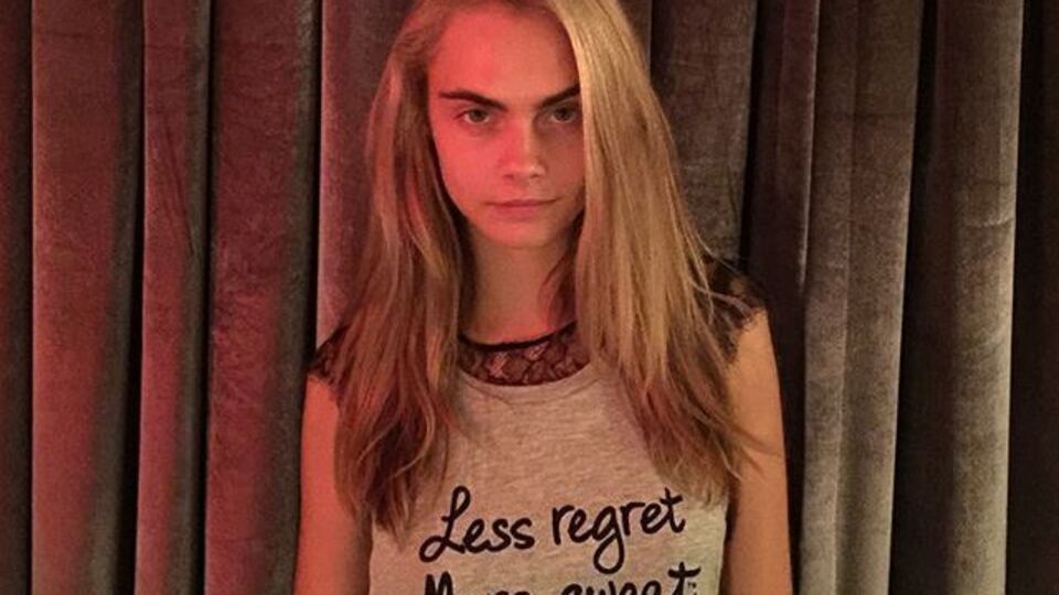 Делевинь показала помолвочное кольцо - СМИ