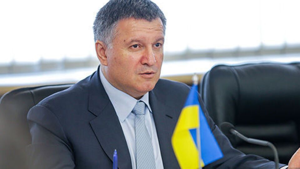 Аваков: Следователям интересны личности задержанных и их аргументы