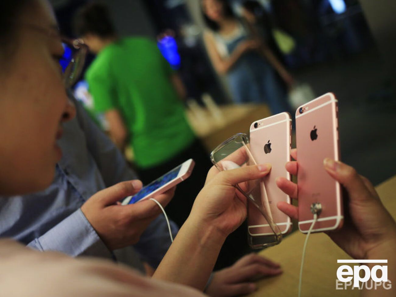 Кук сообщил о продаже миллиардного iPhone