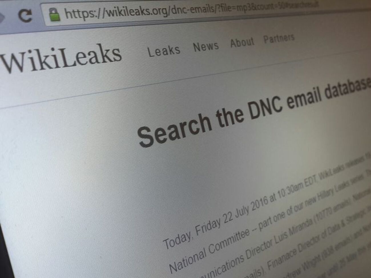 WikiLeaks продолжает публиковать материалы, полученные после хакерского взлома серверов демократов
