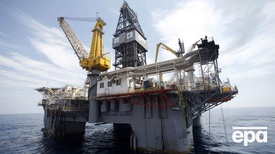 Нефть резко подешевела
