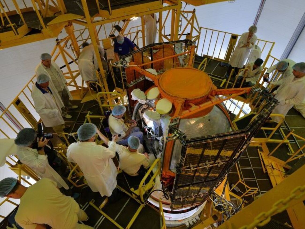 Консультации по техническому проектированию спутников&nbsp;ведут космические войска РФ и самарский ракетно-космический центр "Прогресс"