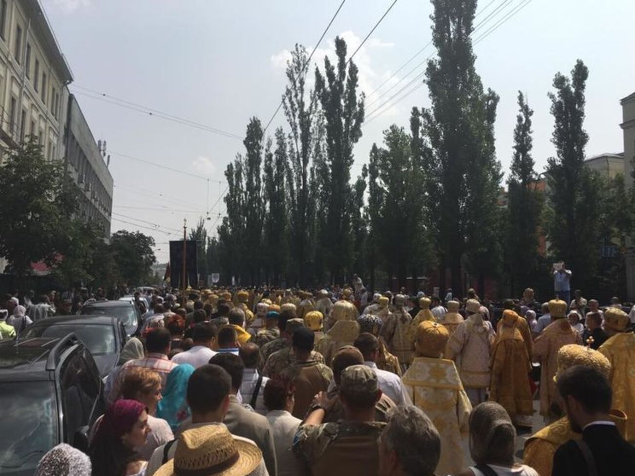 Крестный ход&nbsp;Украинской православной церкви Киевского патриархата двинулся по Киеву