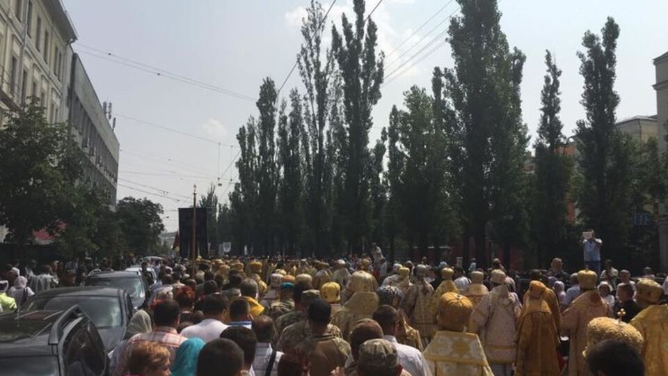 Крестный ход Украинской православной церкви Киевского патриархата двинулся по Киеву