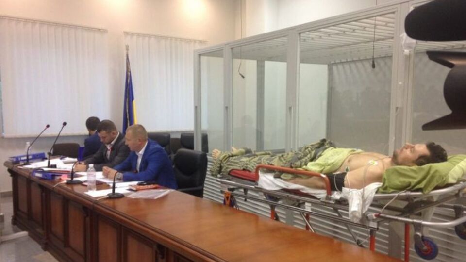 Постный не может самостоятельно передвигаться, ему грозит инвалидность, утверждает его адвокат