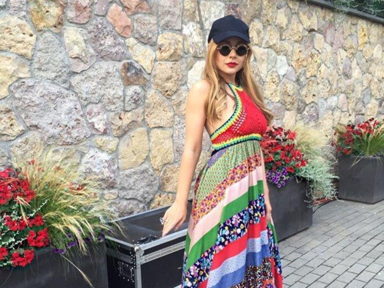 Тина Кароль в Юрмале меняла наряды