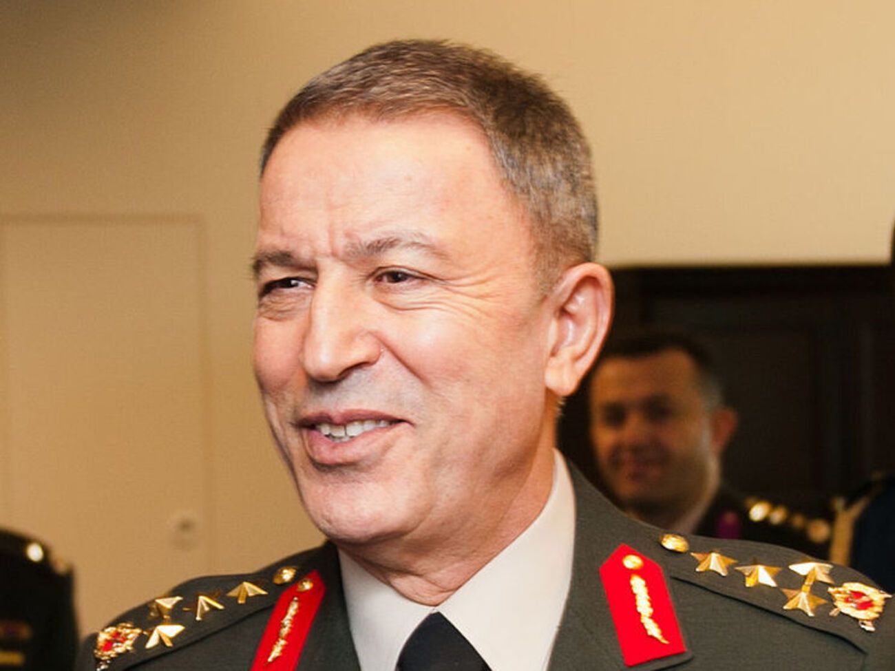 Хулуси Акар, возглавляющий Генштаб с августа 2015 года, останется на своем посту