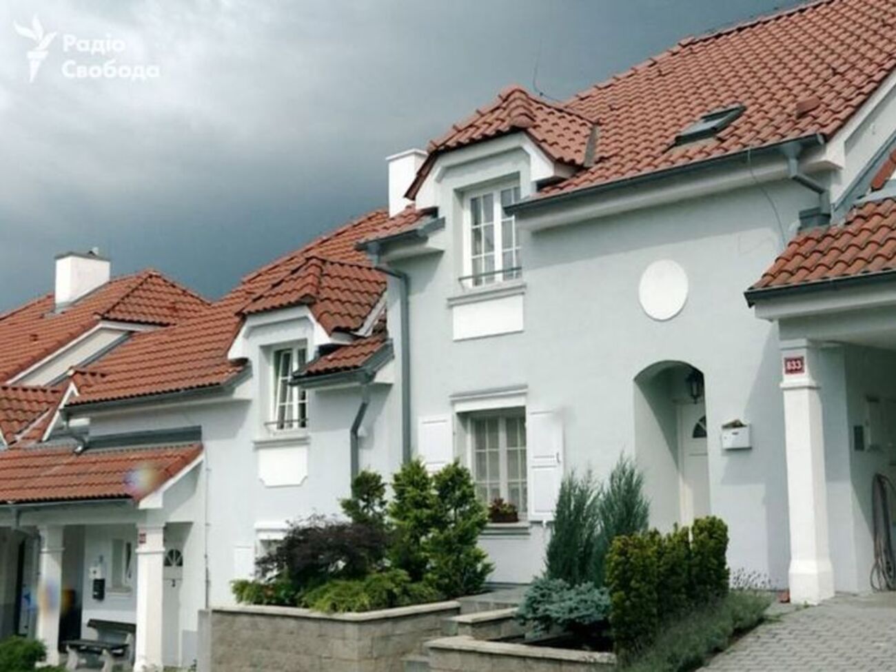 Имение в элитном пражском районе Небушице, записанное на фирму Гриневич