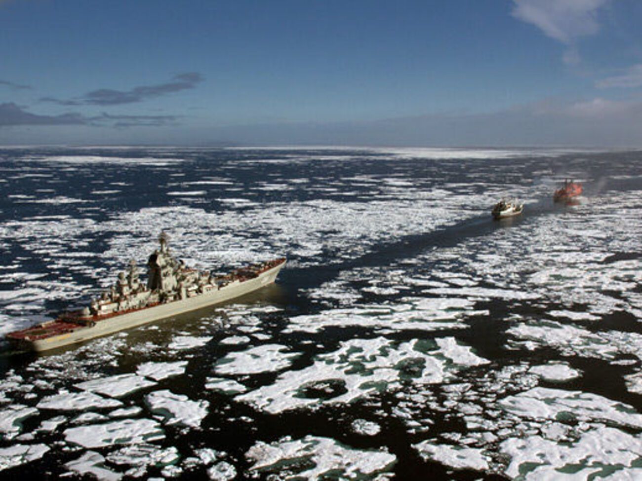 В военно-морской флот РФ может войти специальная группировка кораблей ледокольного и ледового классов