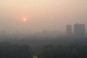 В Киеве жаркая погода способствует накоплению и удержанию вредных примесей в приземном слое воздуха