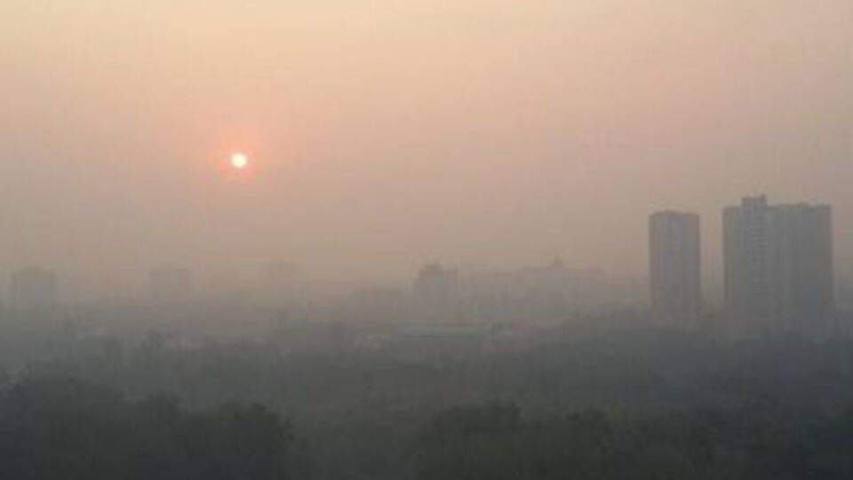 В Киеве жаркая погода способствует накоплению и удержанию вредных примесей в приземном слое воздуха