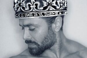 Ахмадов: С днем рождения, прекрасная Белохвостикова Наталия! Будьте счастливы! Здоровья вам и интересных новых ролей!