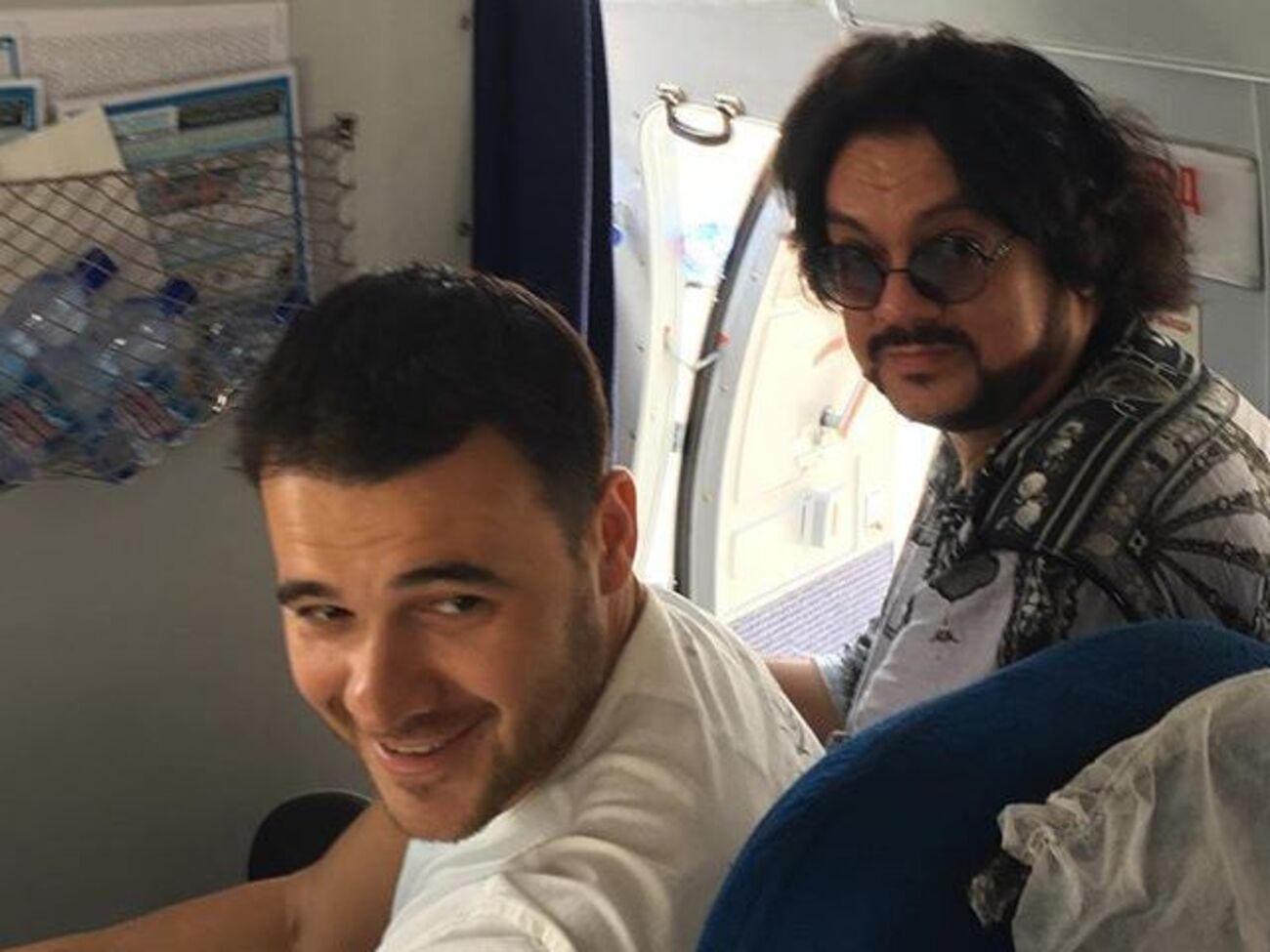 Киркоров (на фото справа) показал фигуру в шортах