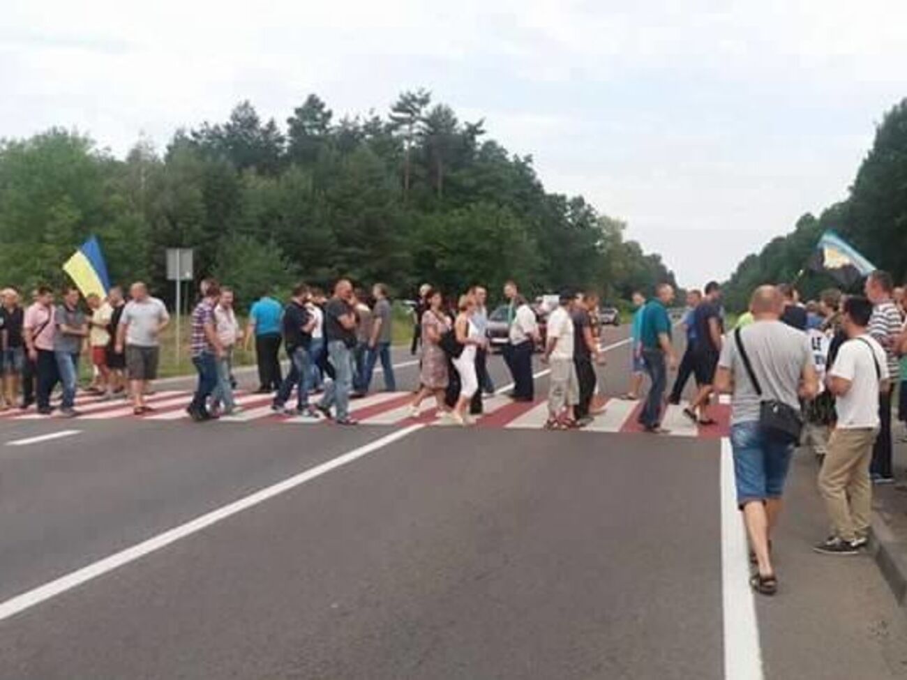 Шахтеры не пропускают автотранспорт на трассе Львов – Рава-Русская
