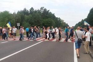 Шахтеры не пропускают автотранспорт на трассе Львов – Рава-Русская