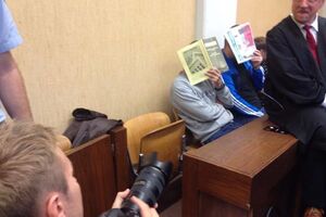 Россияне закрывали лица от журналистов
